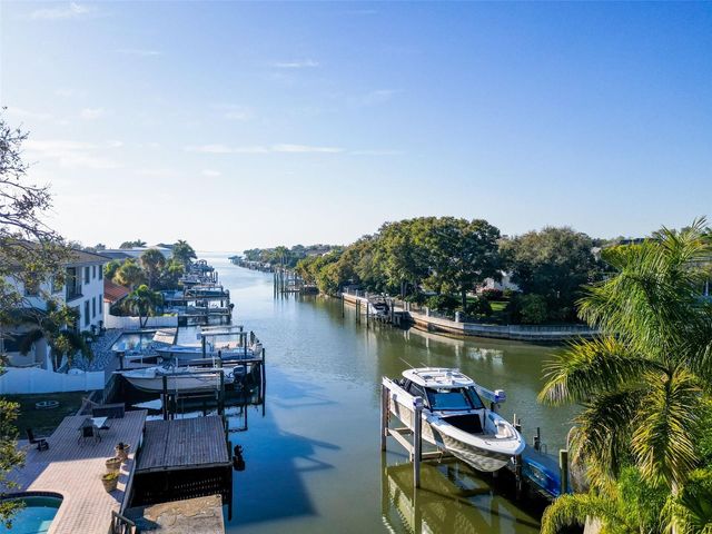 4915 W MELROSE AVENUE, Tampa, FL 33629