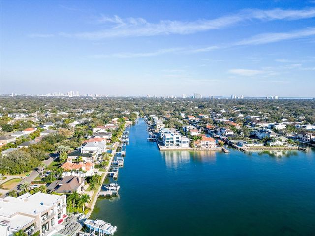 4915 W MELROSE AVENUE, Tampa, FL 33629