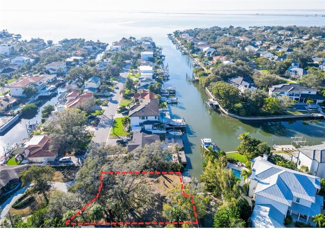 4915 W MELROSE AVENUE, Tampa, FL 33629