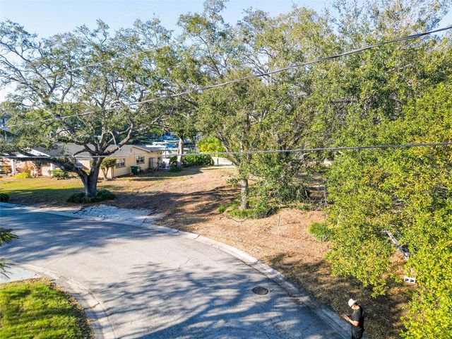 4915 W MELROSE AVENUE, Tampa, FL 33629