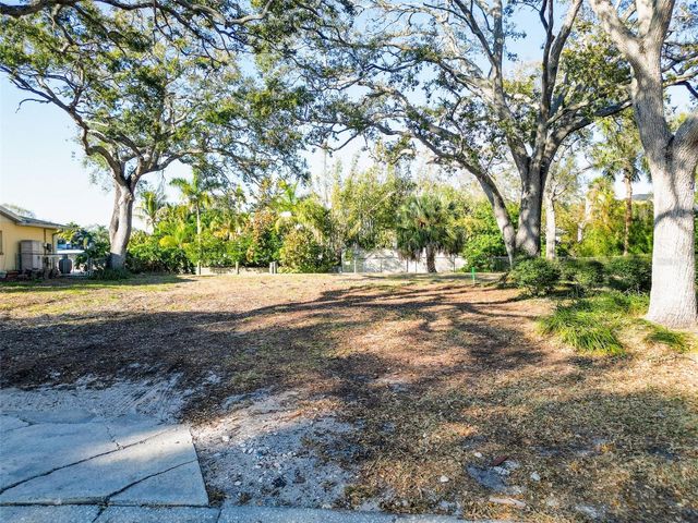 4915 W MELROSE AVENUE, Tampa, FL 33629