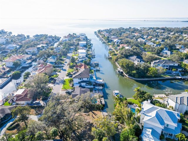 4915 W MELROSE AVENUE, Tampa, FL 33629