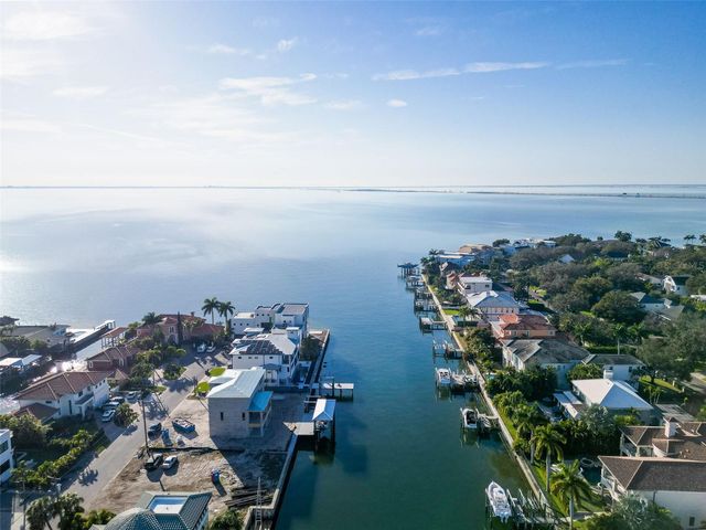 4915 W MELROSE AVENUE, Tampa, FL 33629