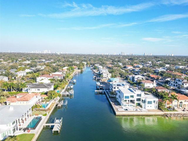 4915 W MELROSE AVENUE, Tampa, FL 33629