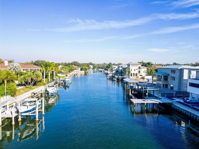 4915 W MELROSE AVENUE, Tampa, FL 33629