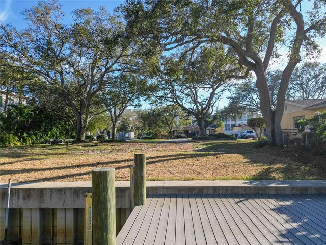 4915 W MELROSE AVENUE, Tampa, FL 33629