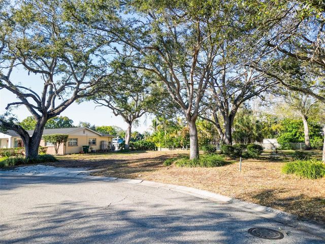 4915 W MELROSE AVENUE, Tampa, FL 33629