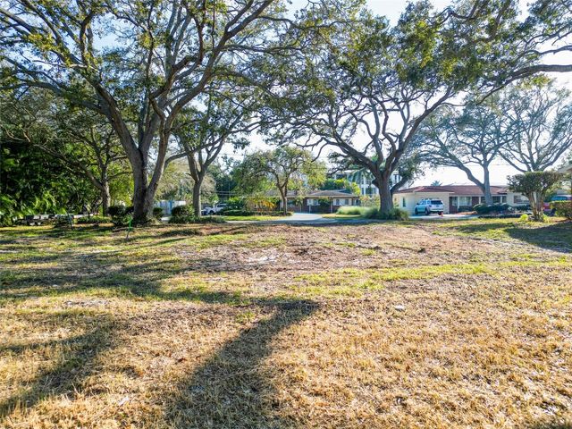 4915 W MELROSE AVENUE, Tampa, FL 33629