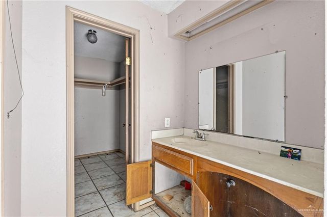 2247 E Mile 12 Road N, Weslaco, TX 78570