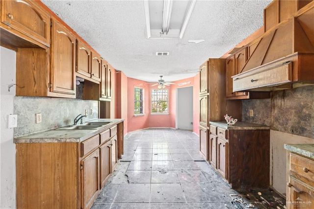 2247 E Mile 12 Road N, Weslaco, TX 78570
