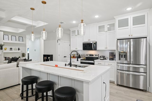 5601 San Jacinto Drive, Granbury, TX 76048