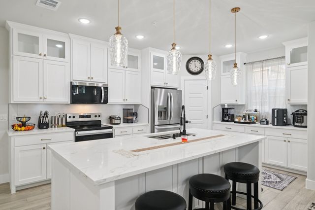 5601 San Jacinto Drive, Granbury, TX 76048