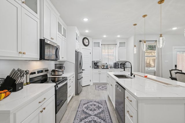 5601 San Jacinto Drive, Granbury, TX 76048