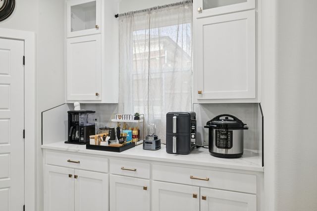 5601 San Jacinto Drive, Granbury, TX 76048