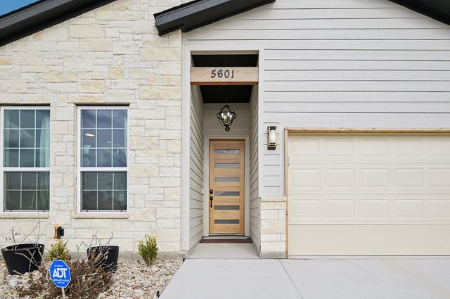 5601 San Jacinto Drive, Granbury, TX 76048