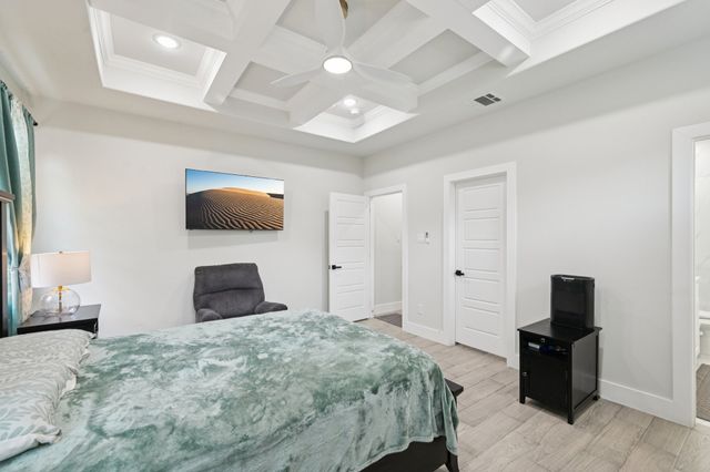 5601 San Jacinto Drive, Granbury, TX 76048