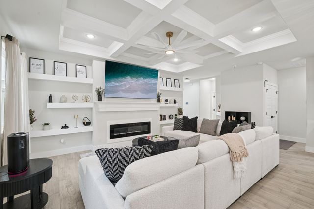 5601 San Jacinto Drive, Granbury, TX 76048