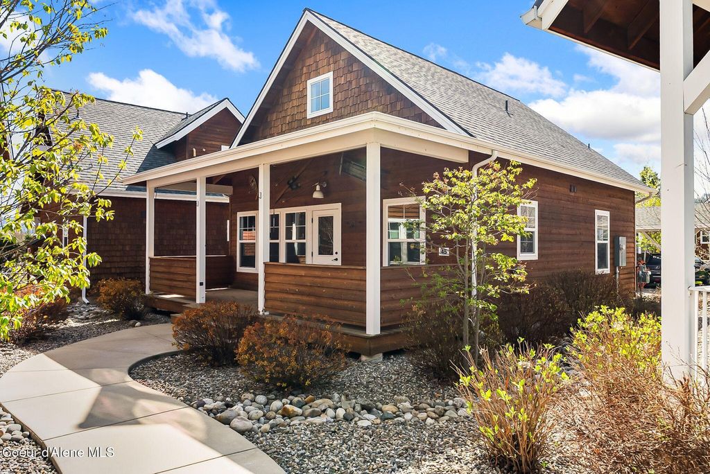 45 Welty Dr, Dover, ID 83825