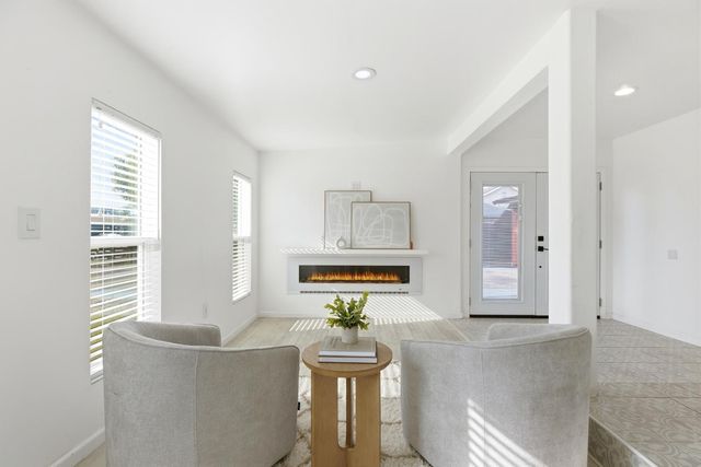 2225 Davis Way, Modesto, CA 95351