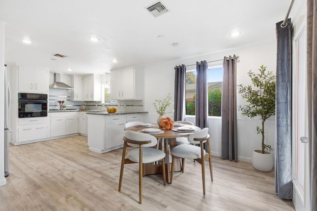 2225 Davis Way, Modesto, CA 95351