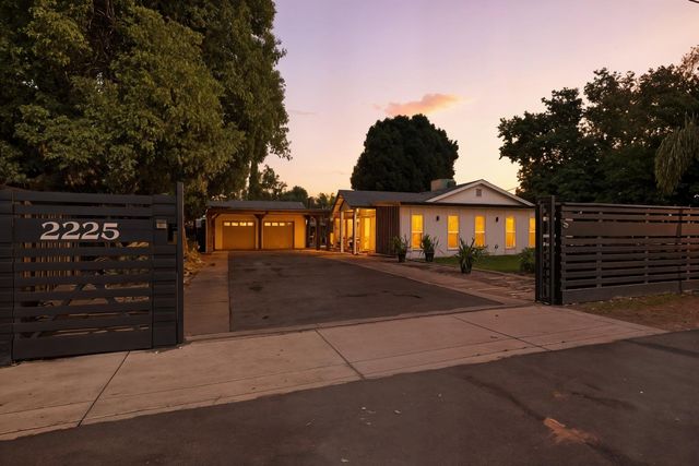 2225 Davis Way, Modesto, CA 95351