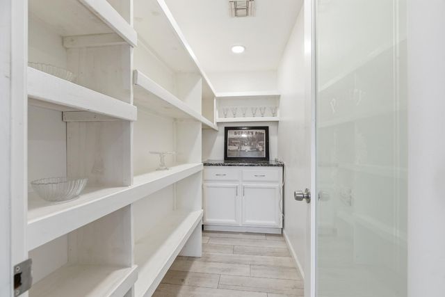 2225 Davis Way, Modesto, CA 95351