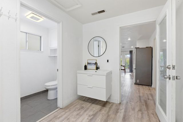 2225 Davis Way, Modesto, CA 95351