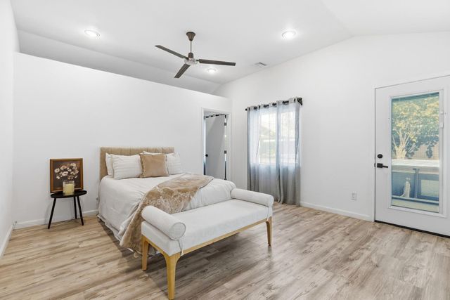 2225 Davis Way, Modesto, CA 95351