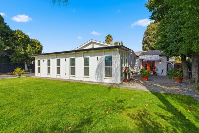 2225 Davis Way, Modesto, CA 95351