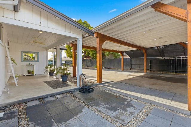 2225 Davis Way, Modesto, CA 95351