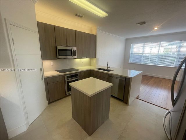7931 NW 114th Ct, Doral, FL 33178