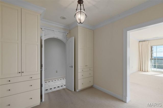 150 Carondelet Plaza 1201, Clayton, MO 63105