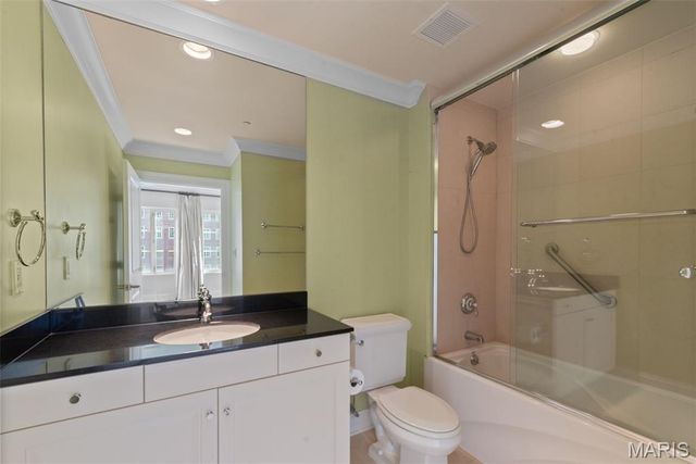 150 Carondelet Plaza 1201, Clayton, MO 63105