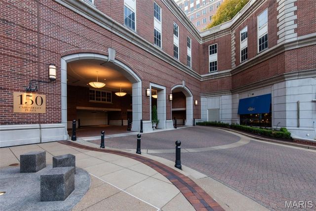 150 Carondelet Plaza 1201, Clayton, MO 63105