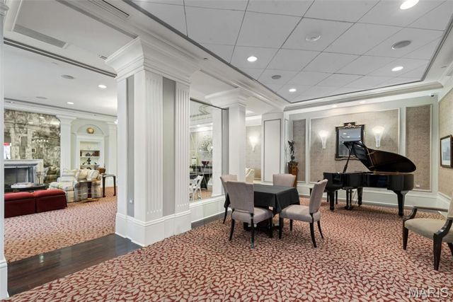 150 Carondelet Plaza 1201, Clayton, MO 63105