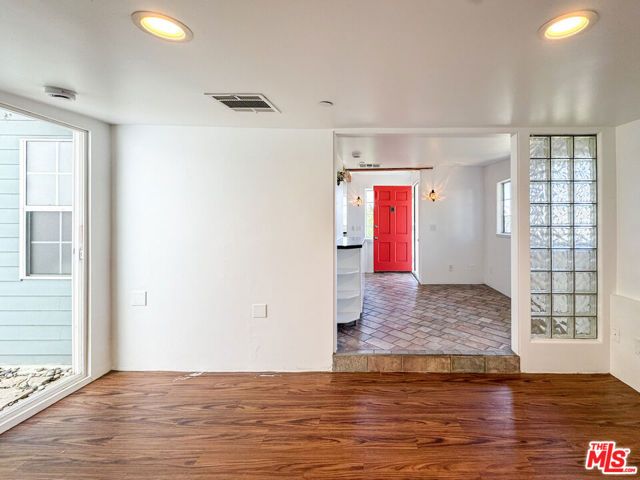 3050 Knob Drive, Los Angeles, CA 90065