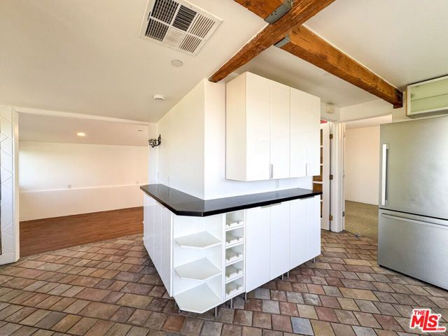 3050 Knob Drive, Los Angeles, CA 90065