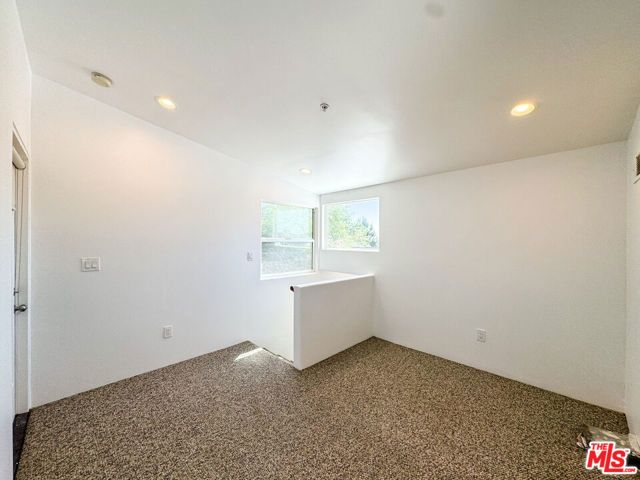 3050 Knob Drive, Los Angeles, CA 90065