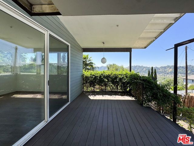 3050 Knob Drive, Los Angeles, CA 90065