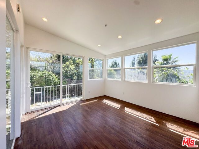 3050 Knob Drive, Los Angeles, CA 90065