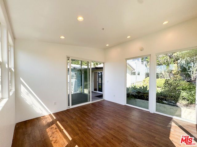 3050 Knob Drive, Los Angeles, CA 90065