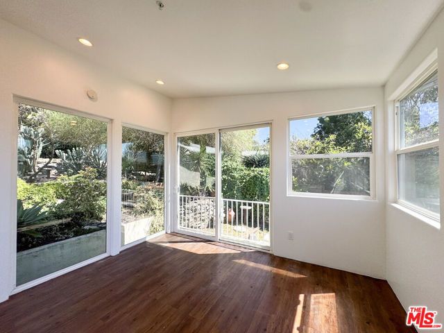 3050 Knob Drive, Los Angeles, CA 90065