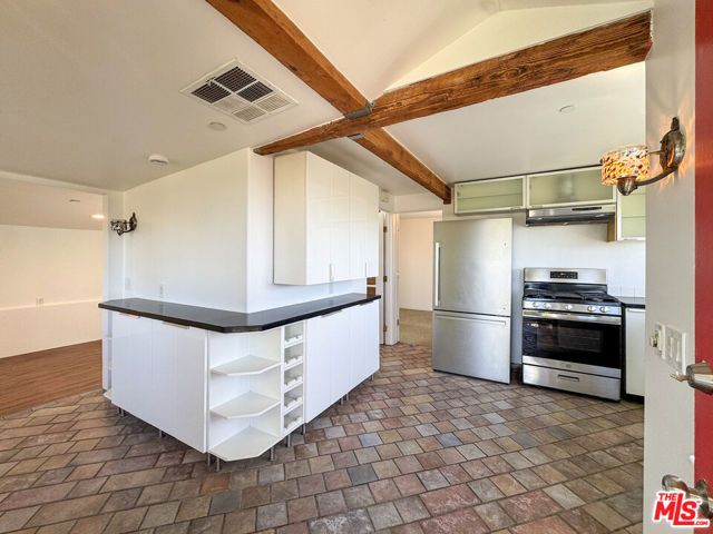 3050 Knob Drive, Los Angeles, CA 90065