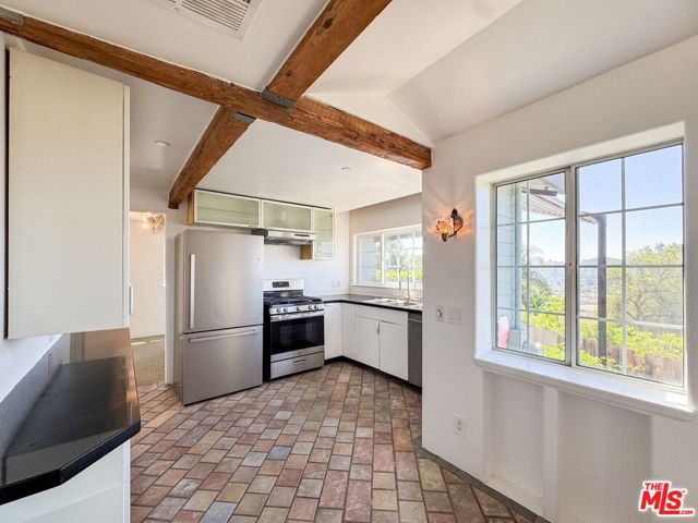 3050 Knob Drive, Los Angeles, CA 90065