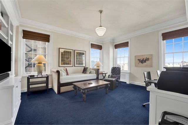 1500 N Lake Shore Drive 23C, Chicago, IL 60610