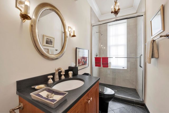 1500 N Lake Shore Drive 23C, Chicago, IL 60610