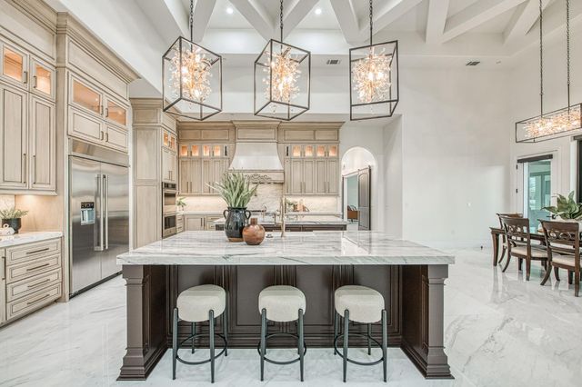 3729 E Queens Court, Clovis, CA 93619