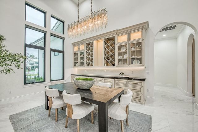 3729 E Queens Court, Clovis, CA 93619