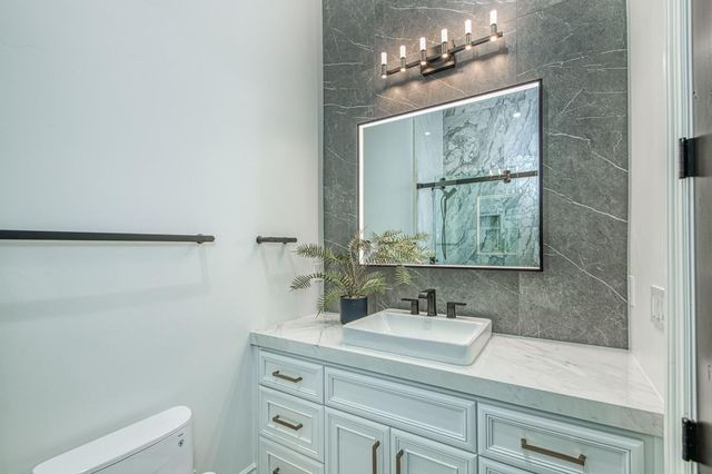 3729 E Queens Court, Clovis, CA 93619