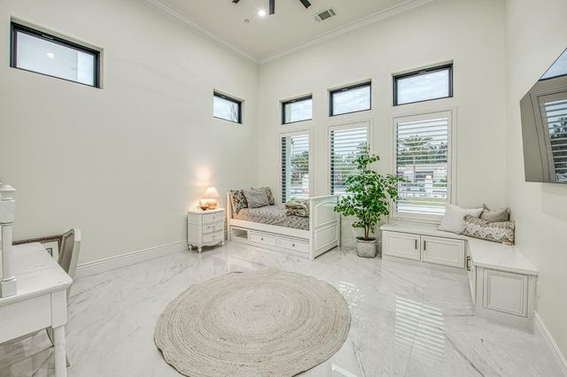 3729 E Queens Court, Clovis, CA 93619